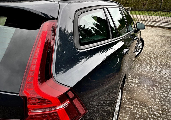 Volvo V60 cena 69900 przebieg: 183000, rok produkcji 2019 z Niemodlin małe 781